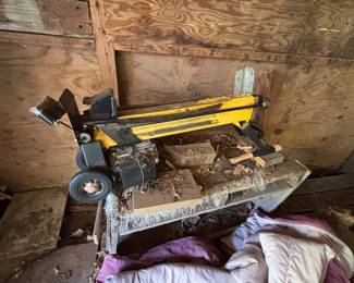 Wood splitter