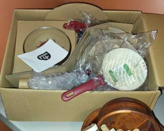 new set pots and pans