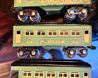 3 Lionel pre-war cars