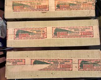 3 Lionel pre-war passenger cars in original boxes