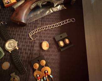 Ladies Fashion Jewelry
