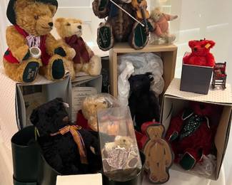 Collection of fun bears: Steiff, Ulla Hermann, Teddybar 1909/Dunkelblau 35 (Replica) Oktoberfest Bear.....