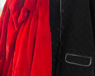 Begedor Black Coat Dennis Basso Red coat