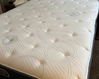 (Beautyrest/Silver) Excellent condition