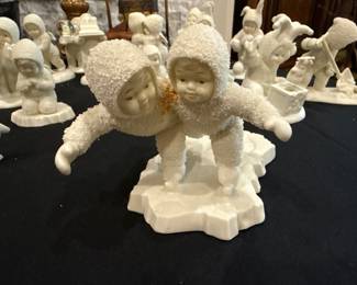 snowbabies iceskating