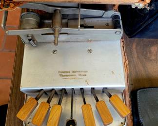 Braille typewriter