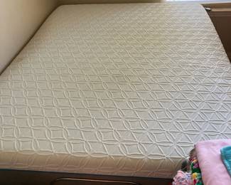 Queen Tempur-pedic Adjustable Bed