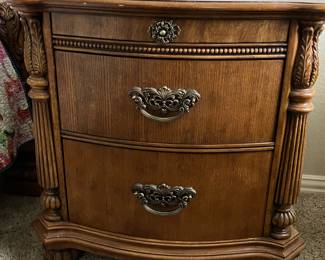 2 Nightstands