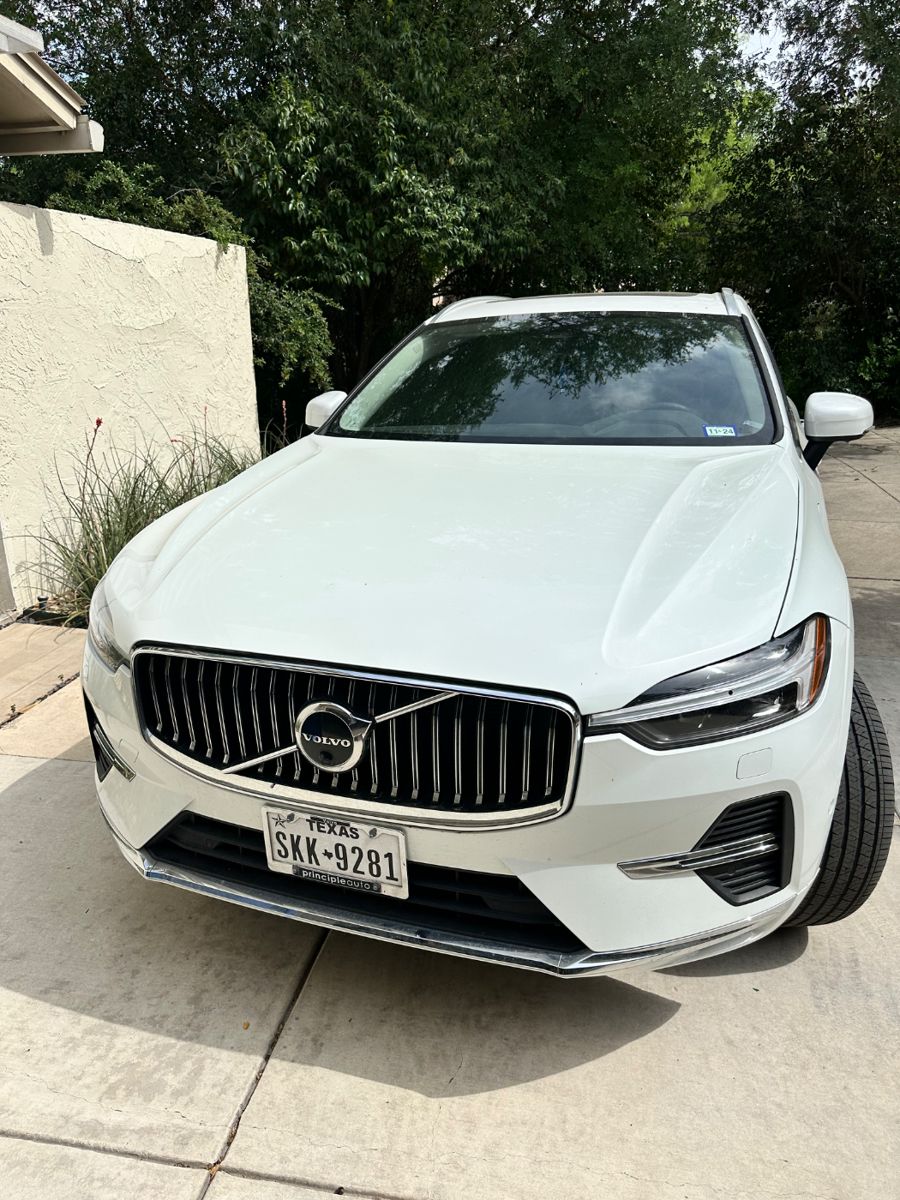 2023 Volvo XC 60/ Like new/ 15,200 Miles