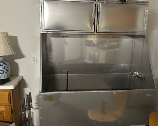 Medium/Large Dog Washing Stand