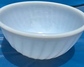 FireKing swirl mixing bowl