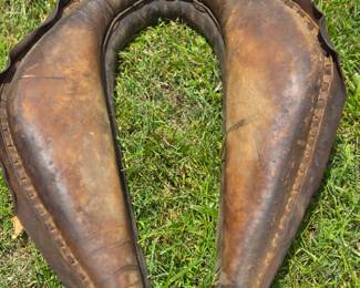 Leather horse collar