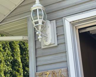 Outdoor light fixture $10 each