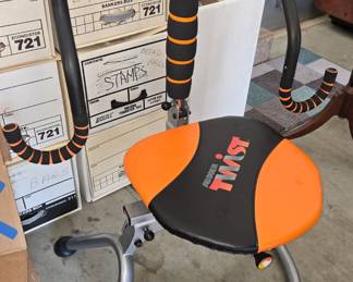 Twister chair