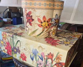 Vase and matching box