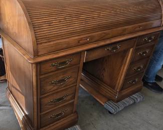 Roll top desk
