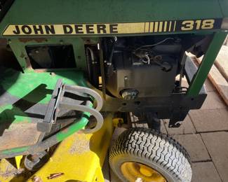 John Deere 318 Tractor