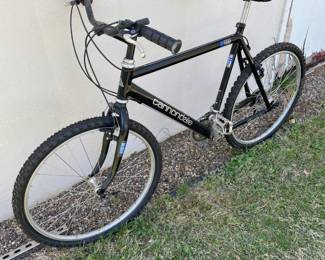 Men's Cannondale Mountain Bike
