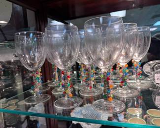 Set lovely beaded wine stems 