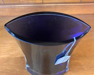 R166 - $30. Bombay Art Glass. Measures 8" tall x 6" wide.