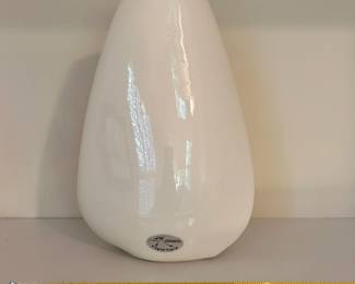 R112 - $25. Barbara Baatz Vase.