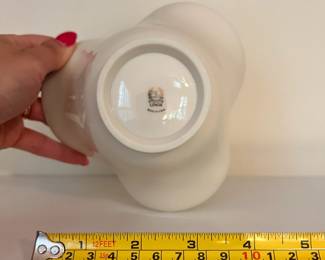 R120 - $10. Lenox Ivory Scalloped Bowl.