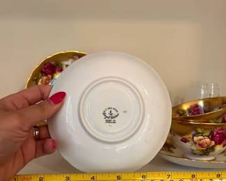 R115 - $20. 5pc. Golden Rose by Royal Chelsea.