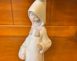 R177 - $15. Lladro Sheppard Girl (sheppard hook is broken). Measures 8.5" tall.