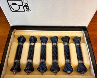 R127 - $15. Vintage Gelb Knife Rests - in box. Excellent Condition.