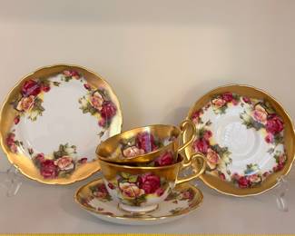R115 - $20. 5pc. Golden Rose by Royal Chelsea.