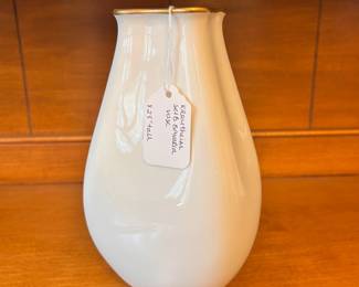 R170 - $30. Krautheim Selb Bavaria Vase. Measures 8.25" tall.