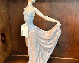 R150 - $40. Lladro "The Dancer". Measures 12" tall.