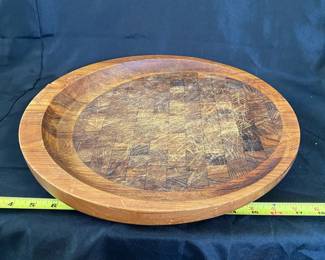 R9 - $65. Dansk. 15.5" round slanted Round Cutting Board. Has chip on edge.