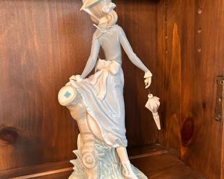 R141 - $30. Lladro "Dalsa" 1977 "Young Lady in Trouble" . Measures 11" tall.