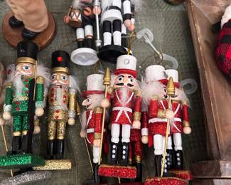 Nut crackers