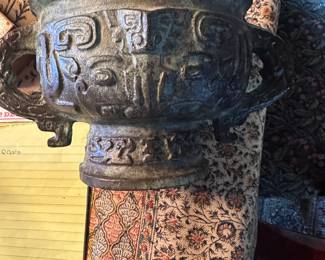 Chinese archaic Bronze vessel
