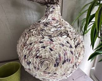 Great shell vase Large!