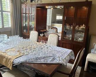 Dinning Table - Expandable for 4-8 Seater. Name the price