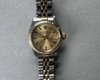 1977 STAINLESS AND GOLD LADIES ROLEX WATCH - RUNS GREAT !
