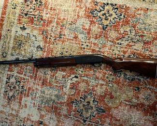 Remington 12 gauge shotgun, semi-auto, model 1100