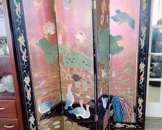 VINTAGE HAND CARVED AND PAINTED CHINESE SCREEN - REVERSIBLE