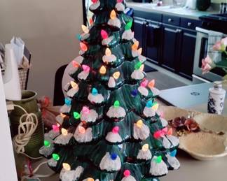 1970's Ceramic Working Christmas tree (with extra lights)