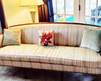Gorgeous North Carolina Sofa/Settee