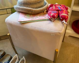 Pink Ottoman, Women's Shoes & Hats
