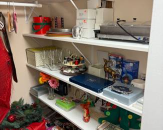 Misc Holiday Decor, Baskets