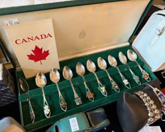 Canadian Spoon Set