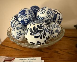 Porcelain Ball Set