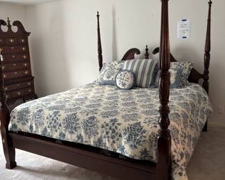 Beautiful king size bed w/mattress and box springs