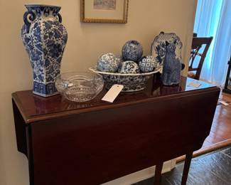 Antique drop leaf table