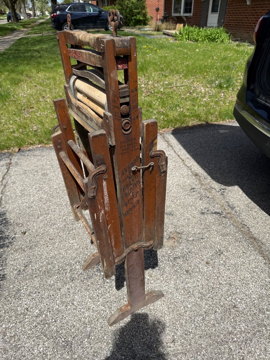 1898 Anchor Brand Folding Bench Wringer